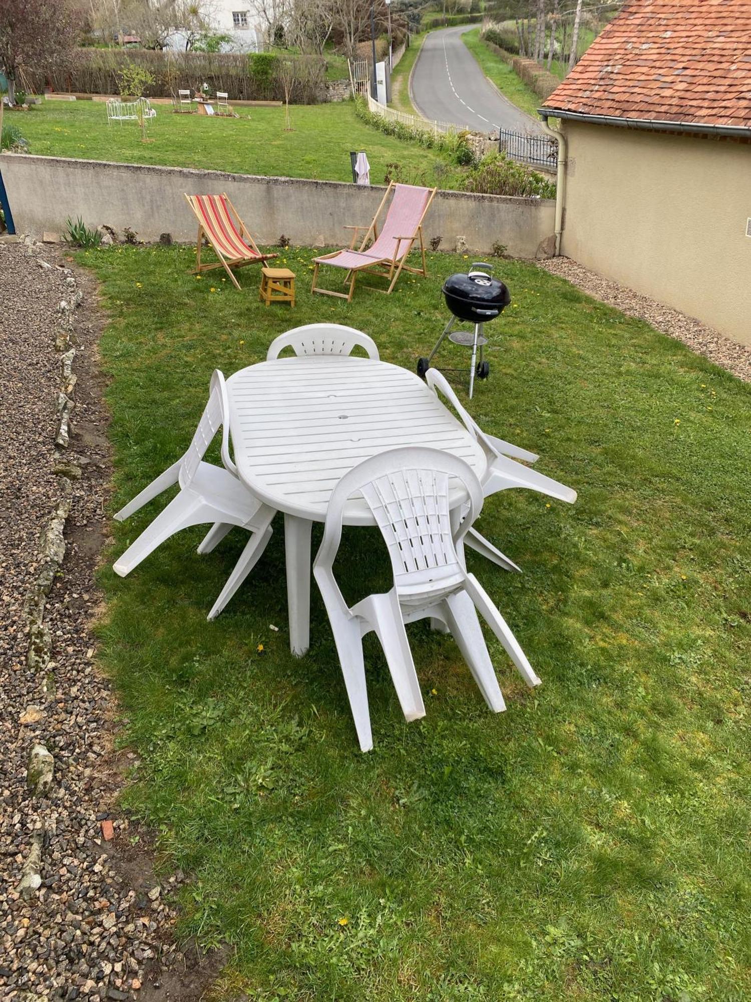 Logis Les Roses Apartment Bourbon-l'Archambault